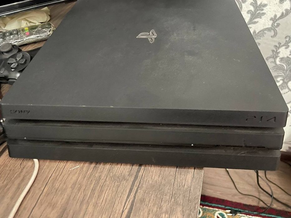 Playstation 4 pro sotiladi