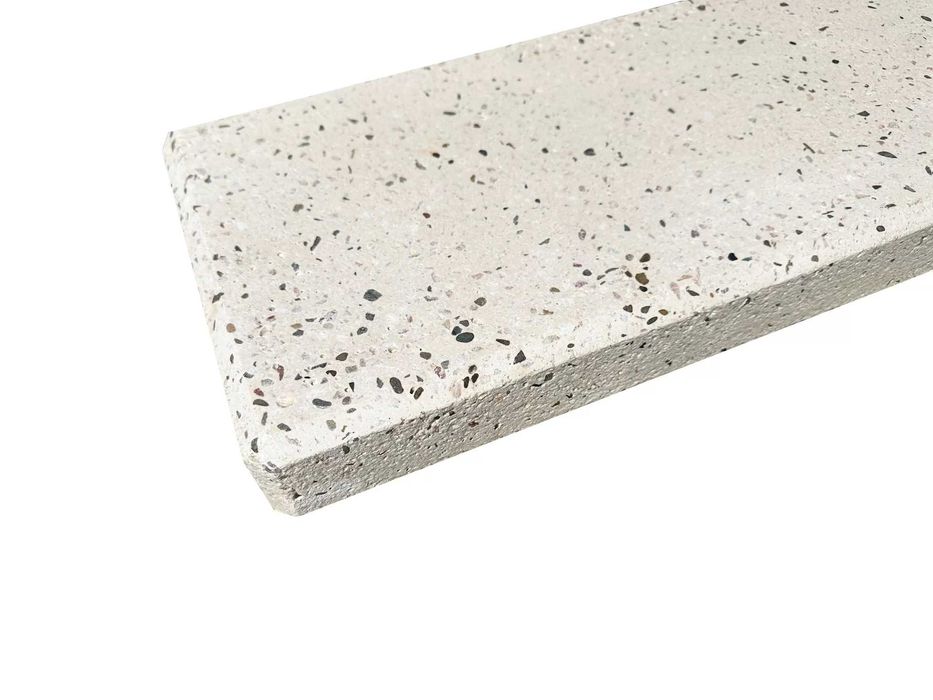 Set masa cu banci si table de sah din marmura