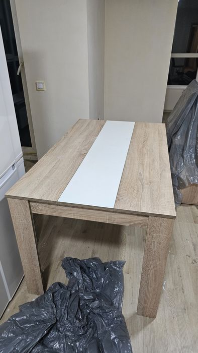 СПЕШНО Трапезна маса, ТВ шкаф, холна маса. Може по отделно