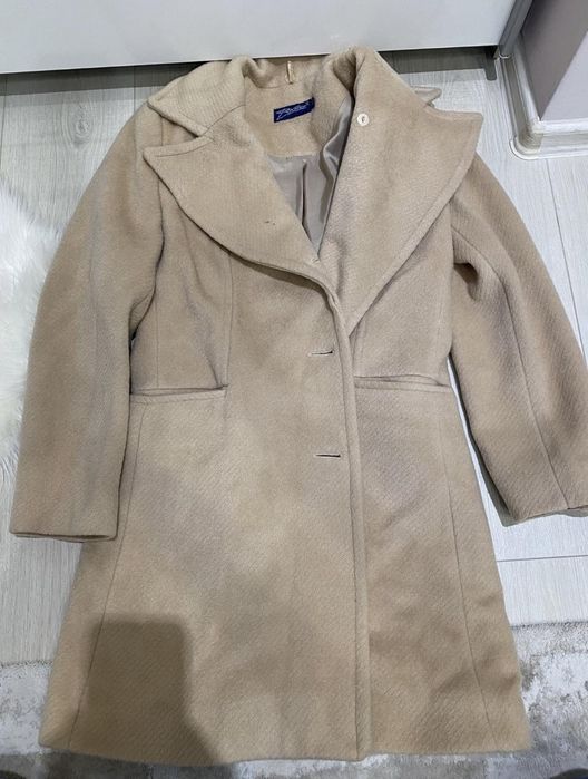 Дамско палто с  яка от естествен пух