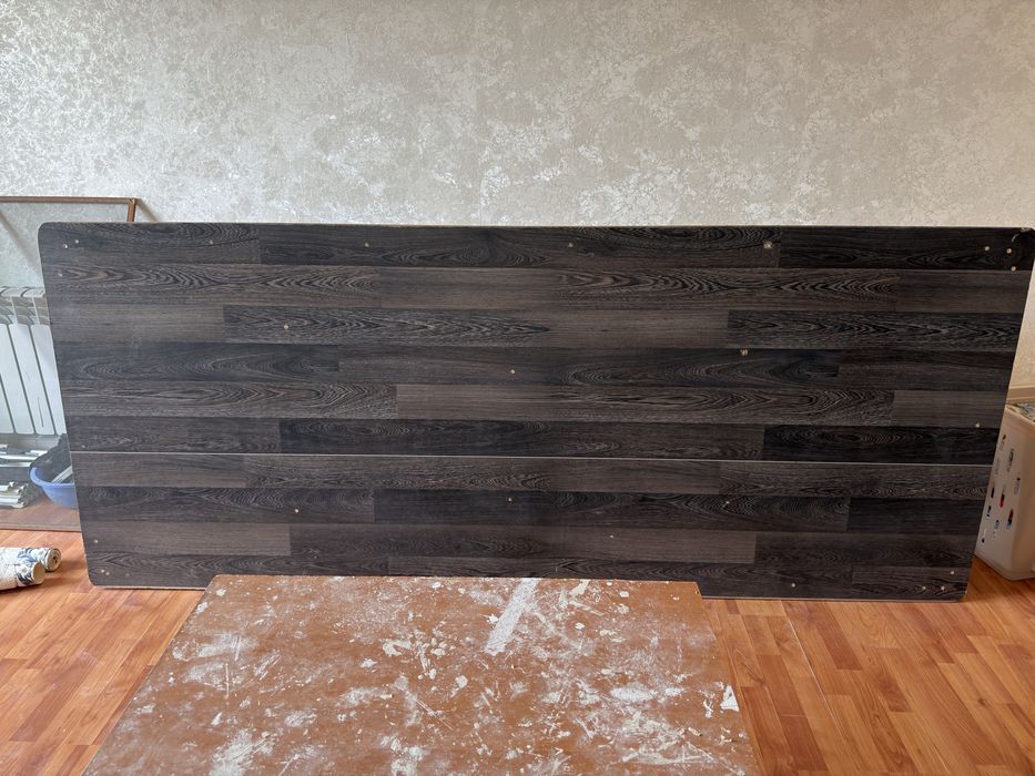 Стол в отличном состоянии251х104