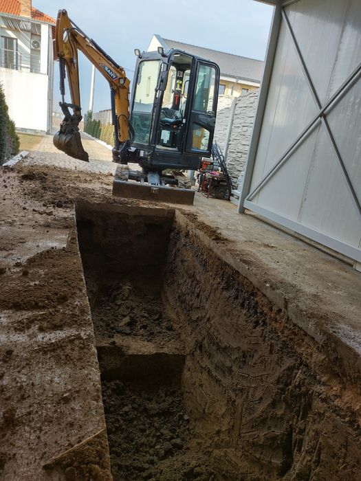 Închiriez mini excavator ,picon,demolări,drenaje ,fose,utilitati