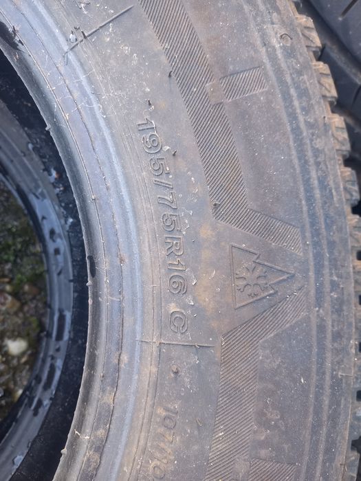 Bridgestone 195/75/16C