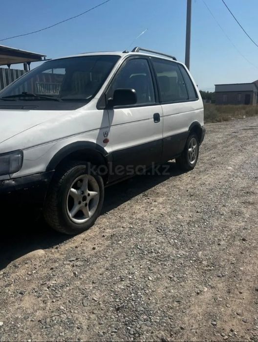 Mitsubishi space wagon