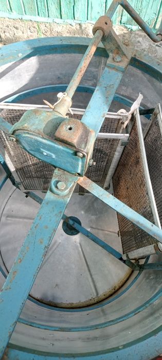 Продам медогонку
