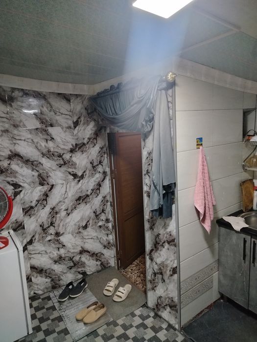 Срочно продаётся  дом на земле в внутри общего двора