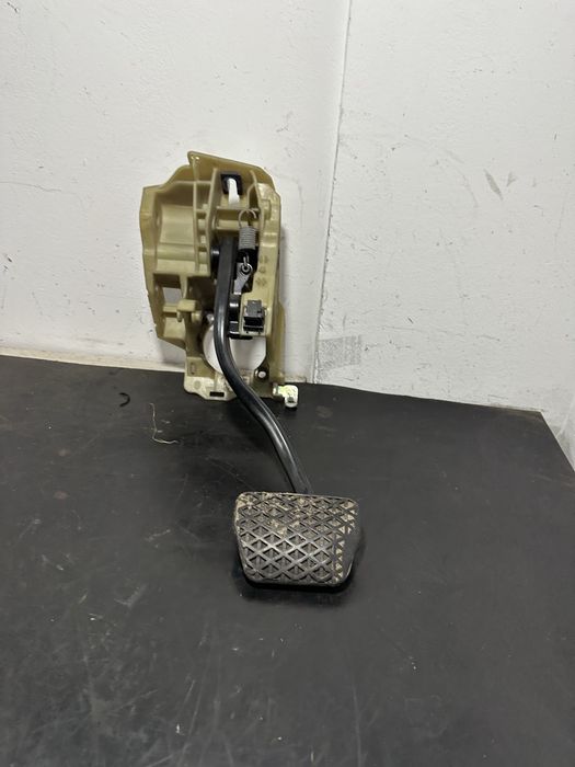 Pedala frana BMW Seria 5 E60 E61 525d 530d 535d 6759944