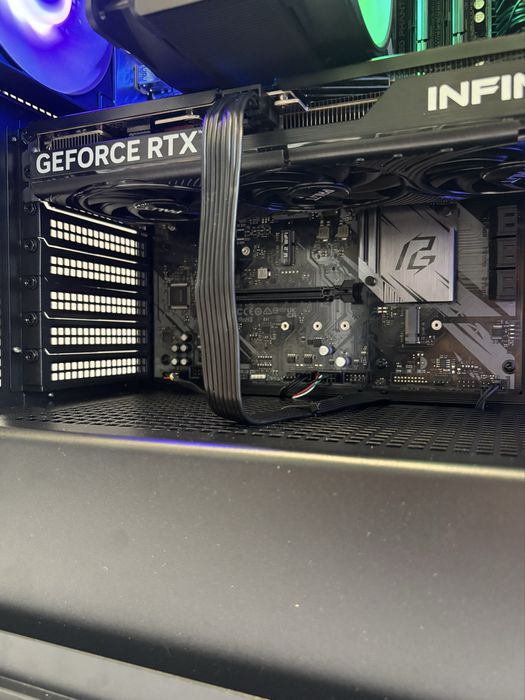 Геймърски компютър AMD Ryzen 7 5800X3D, RTX 5060 Ti 16GB, 32GB ram