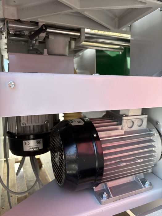 Masina de rindeluit si profilat pe 4 patru fete Moretens/Logosol PH260