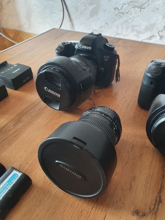 Canon 6D lar va 5D mark II sotiladi