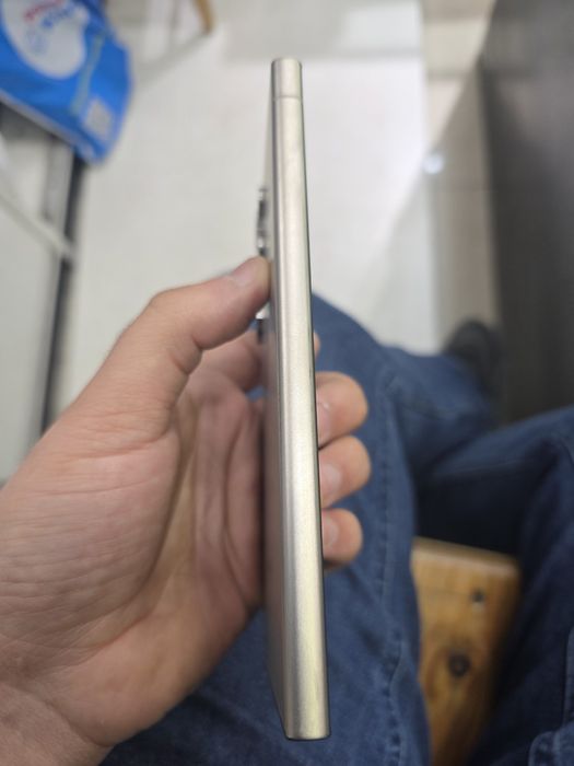 S24 Ultra 12/256 sotiladi