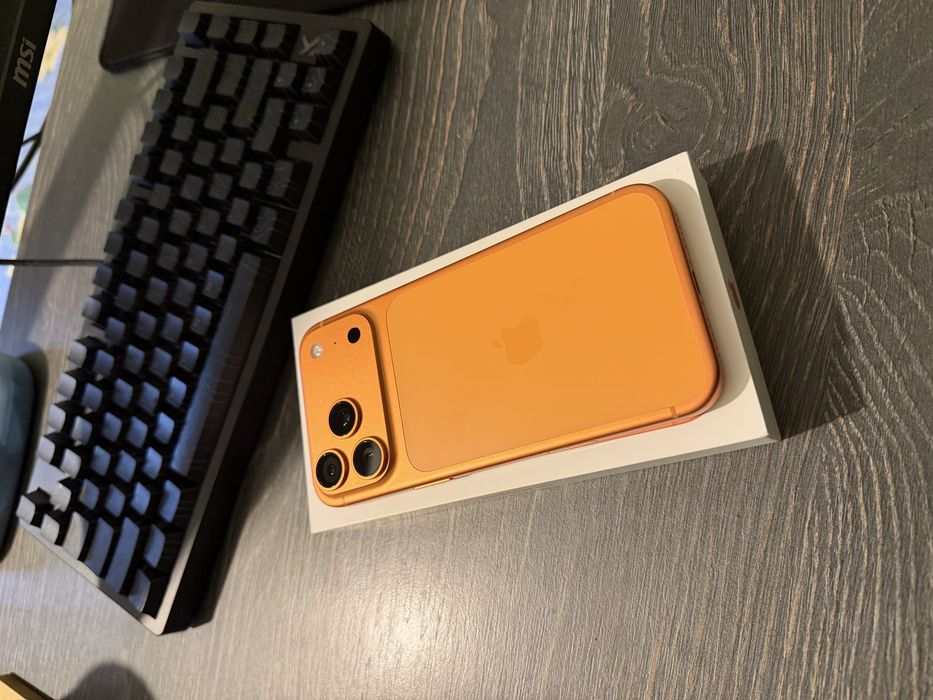 Продам Iphone 17 pro max EAC 256gb