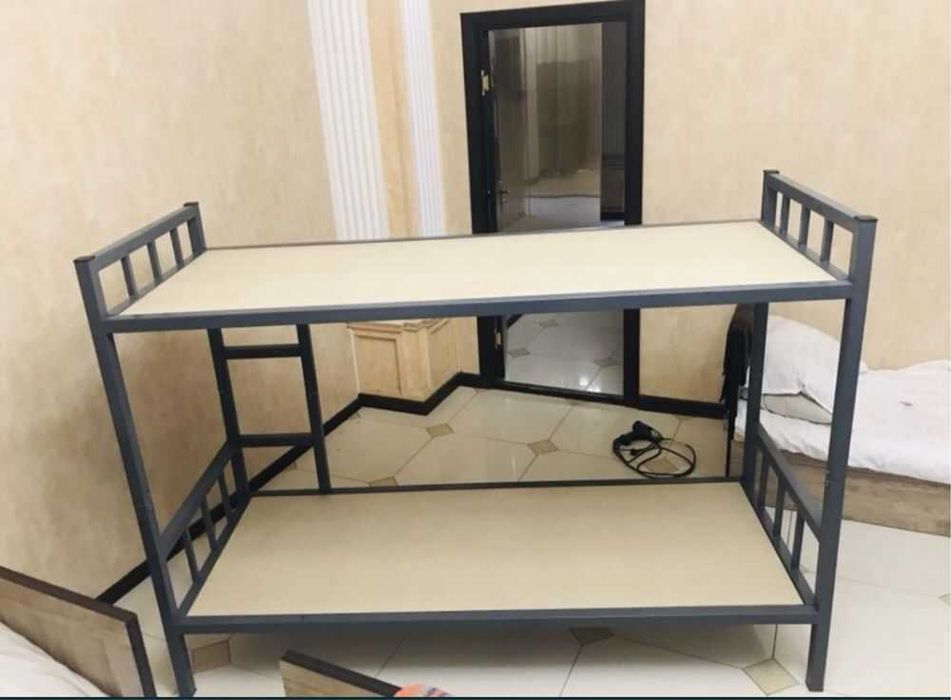 4 г.
Двухьярусный металлические кровать

700