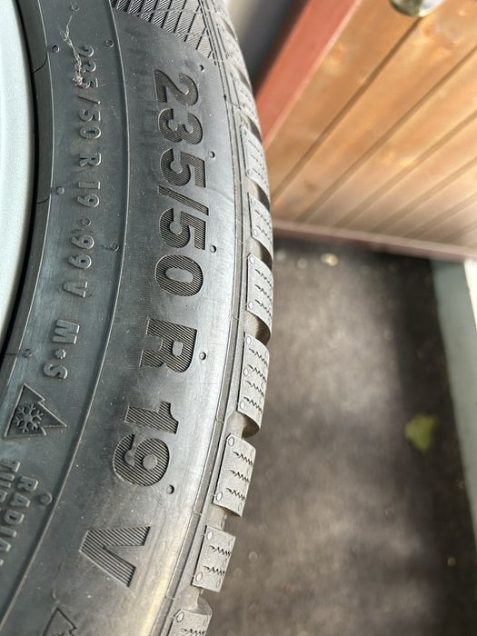 235/50/19 Continetal TS 850P 4 бр Зимни