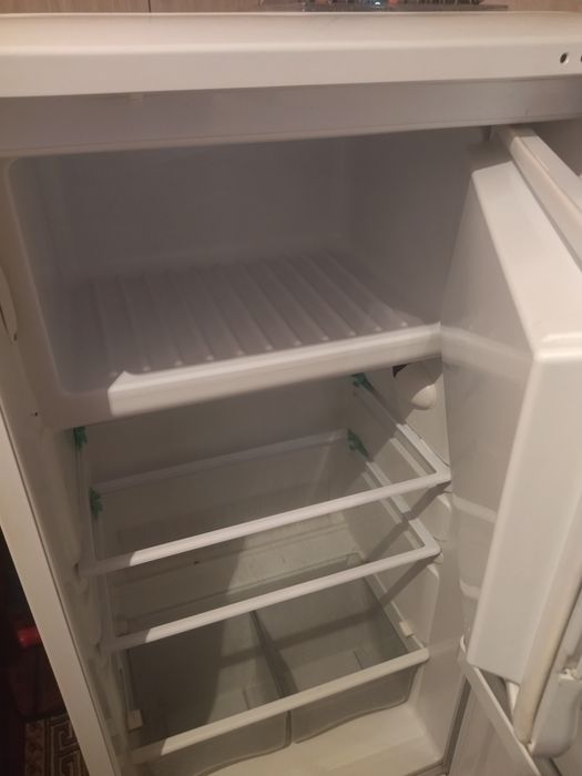 Atlant muzlatgich sotiladi