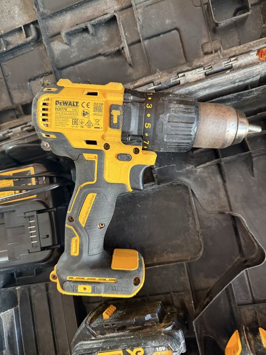 винтоверт Dewalt DCD778