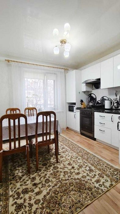 Продам 3 комнатную в 20 МКР!