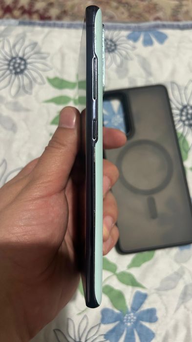 Продам Samsung s20 FE