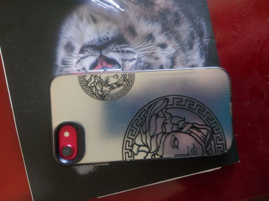 продам Iphone se 2020