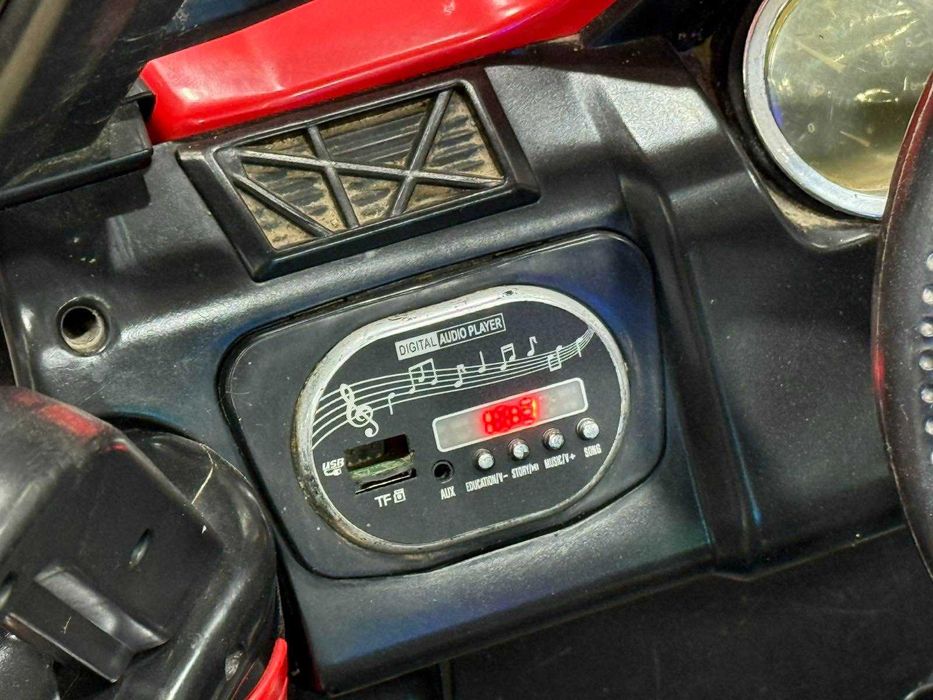 Детска акумулаторна джипка / количка 4x4