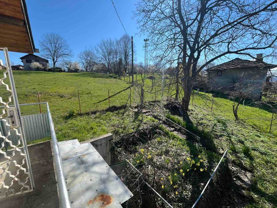 Къща за продажба в Бижовци, Трявна – двуетажна, двор 2560 кв.м., инвестиция