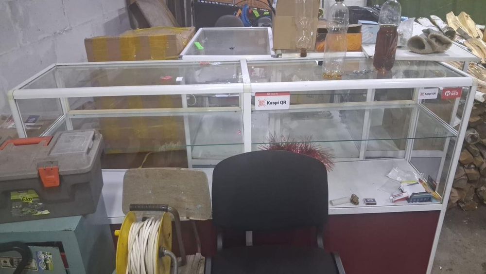 Продам ветрины в хорошем состоянии