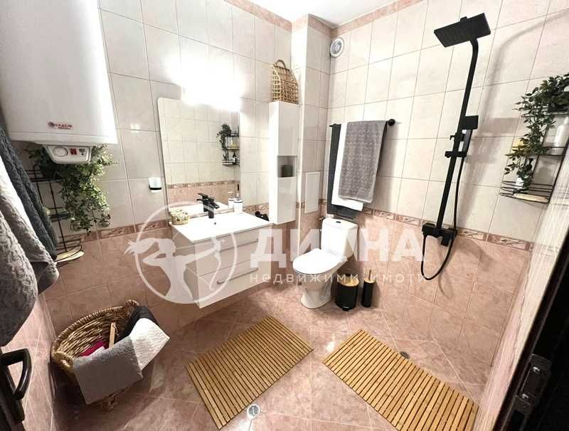 Продава се Тристаен апартамент в Пловдив, Кючук Париж - 95 кв.м за 2053 €/кв.м - Снимка #10