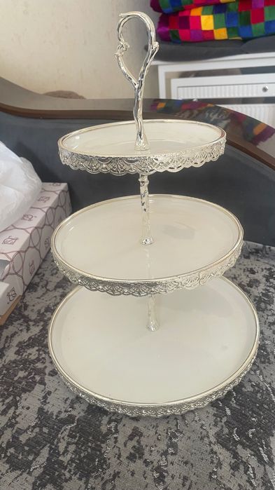 Этажерка посуда.