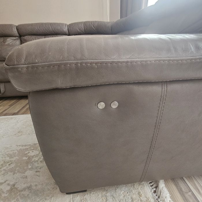 Диван кожаный угловой