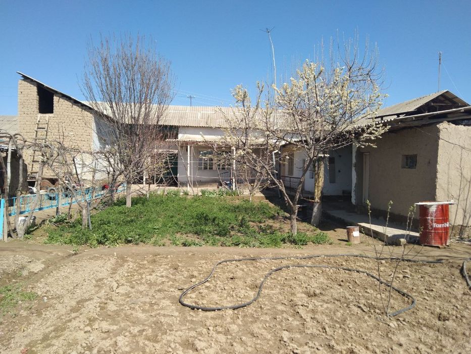 Уй сотилади 13сотх 7хона газ, сув, свет бор