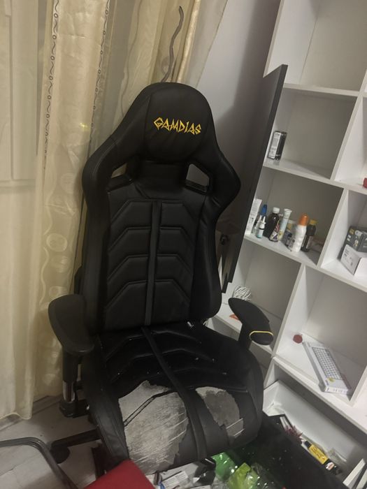 Vand masa plus scaun gaming