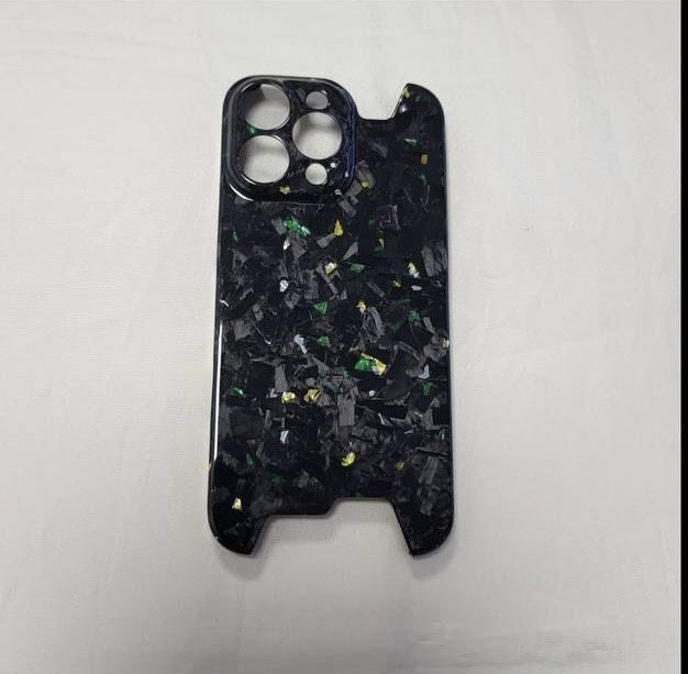 Чехлы на IPhone карбоновый.