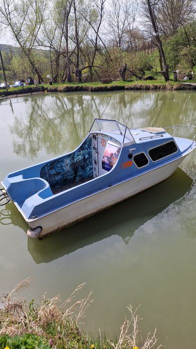 Barcă cabinată Micro Plus 501
