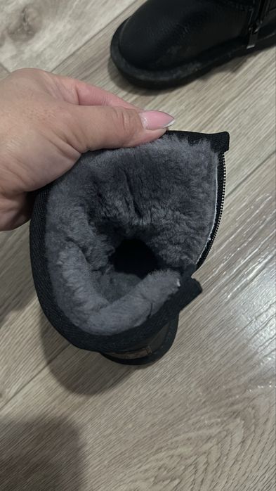 Продам детские угги