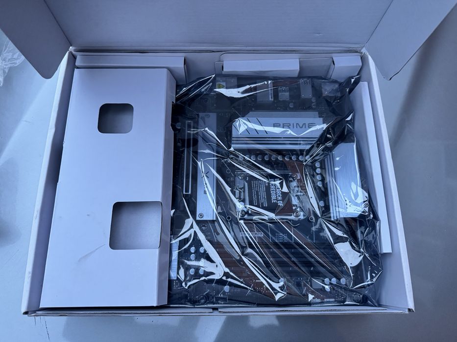 B650 PLUS placa de baza noua