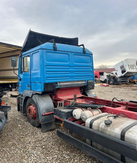 Dezmembrez MAN F2000 26.403