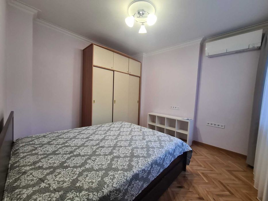 Дава се под наем Тристаен апартамент в София, Център - 100 кв.м за 1485 € - Снимка #7