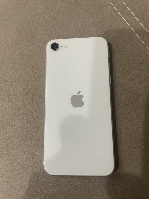 Продам iPhone SE 2022 3-го поколения