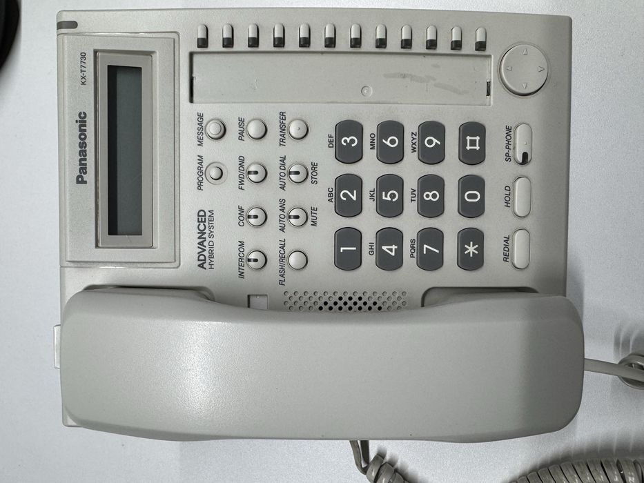 Системный телефон Panasonic KX-T7730CA