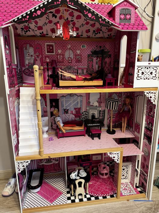 Casa de papusi din lemn