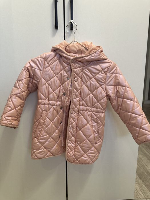 Продам детские комбинезоны и куртки