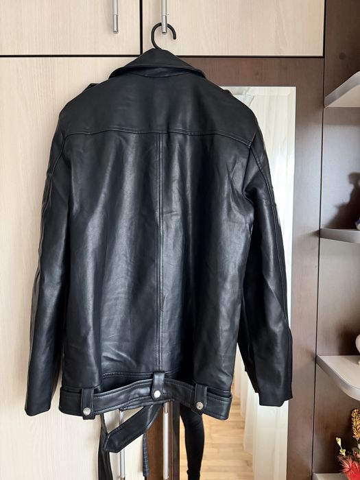 Geaca de piele neagra, noua, Stradivarius, marimea S