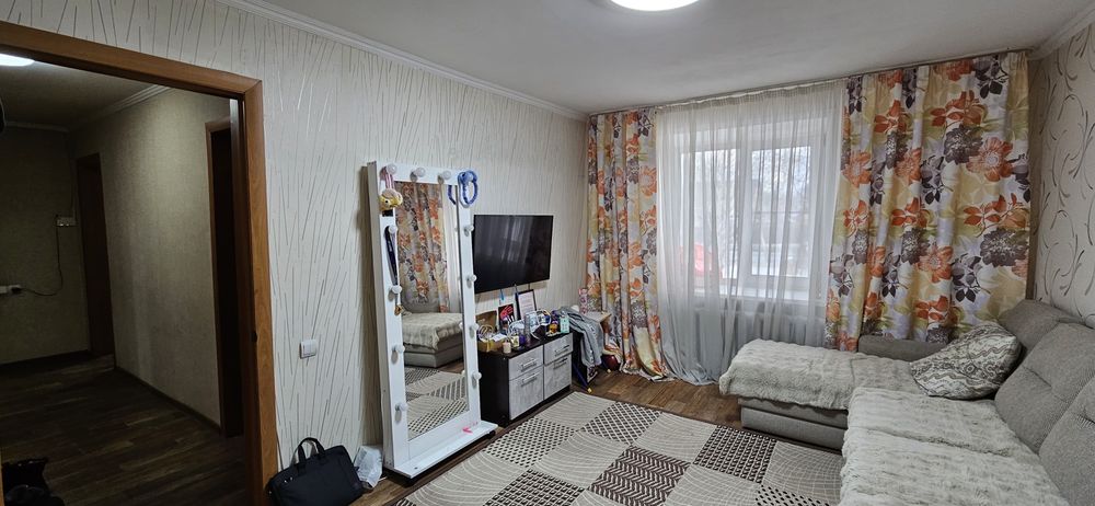 Продам 2,ком квартиру