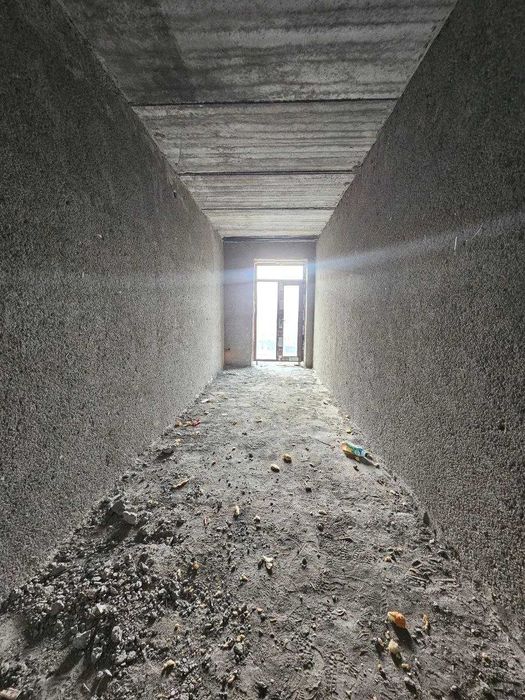 РЕГИСТОН срочно квартира сотилади 3 х 115 км 2 этажда