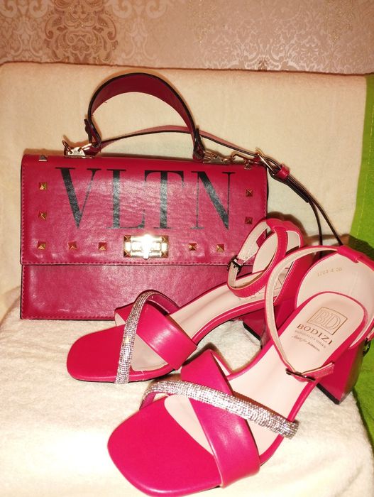 Босоножки летние, красные и белые