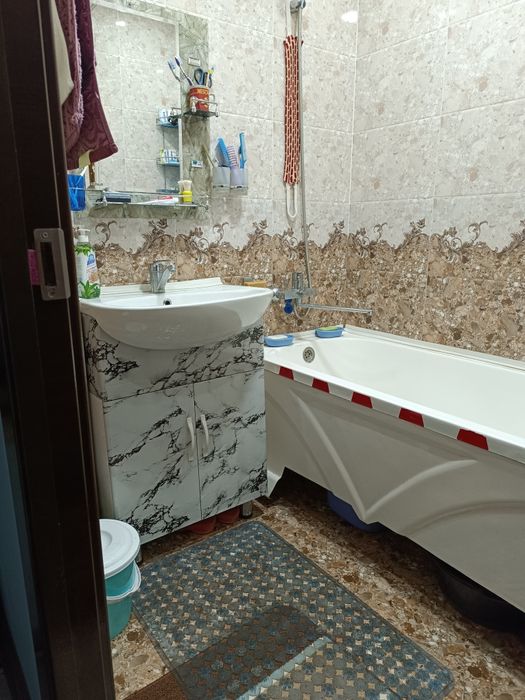 5 хонали 3 қаватда  жойлашган барча шароит мавжуд