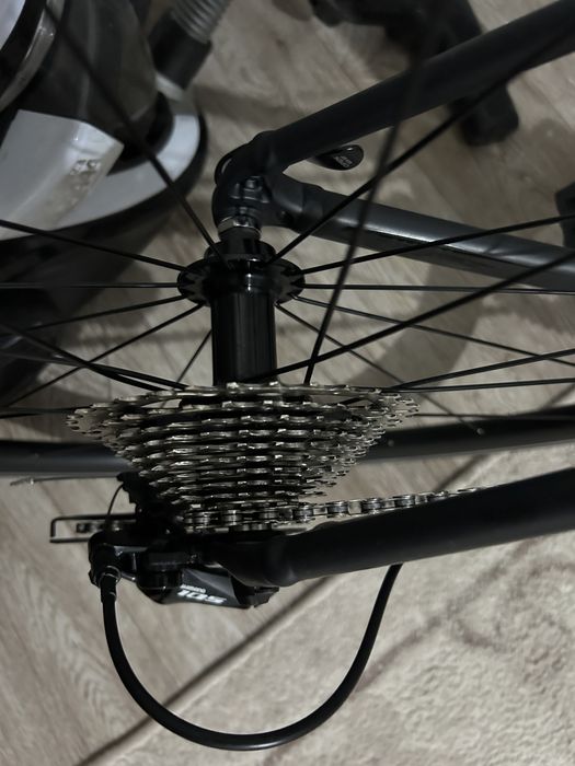 Шоссейный велосипед Giant Contend-0