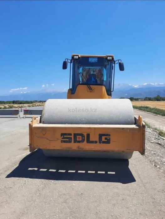 Дорожный грунтовый каток