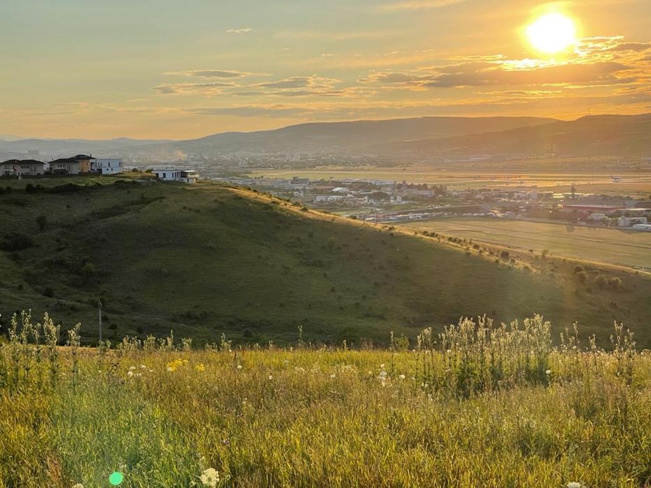 Persoana fizica vând teren intravilan Dezmir 9400 mp