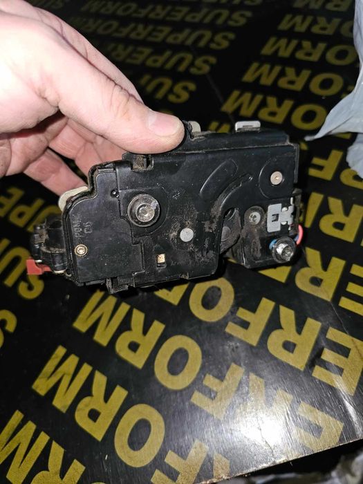 Broasca dreapta spate Skoda Fabia Cod 6Y0839016